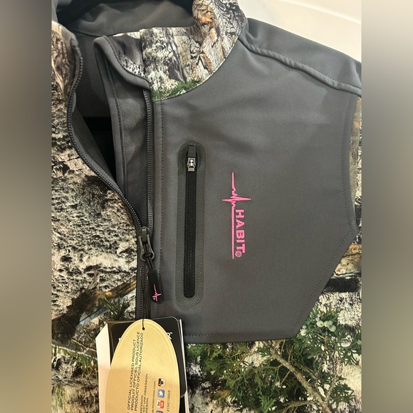 NWT! Habitat Mossy Oak ladies size medium jacket. - Picture 10 of 10